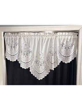 JCPenney Lace Cream Valance Curtain 48" W x 26" L Scalloped Floral Design Polyes